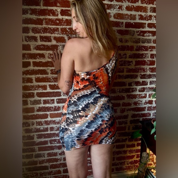 NWT Sapa Emma & Olivia grey/multi color one shoulder bodycon dress - Picture 2 of 9